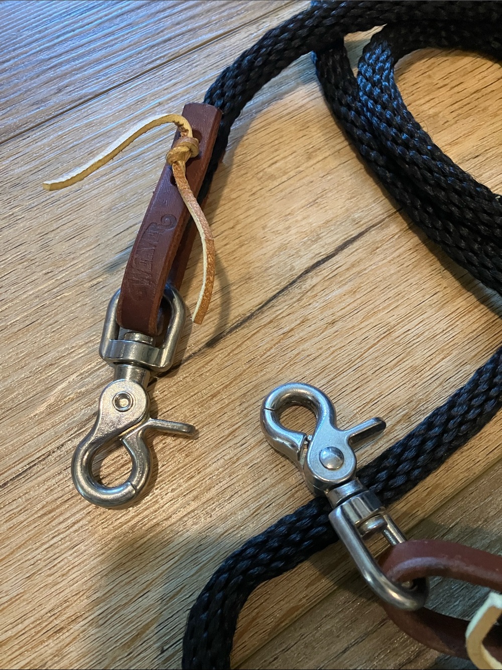 Weaver 8’ roper reins with scissor snaps - Picture 2 of 4